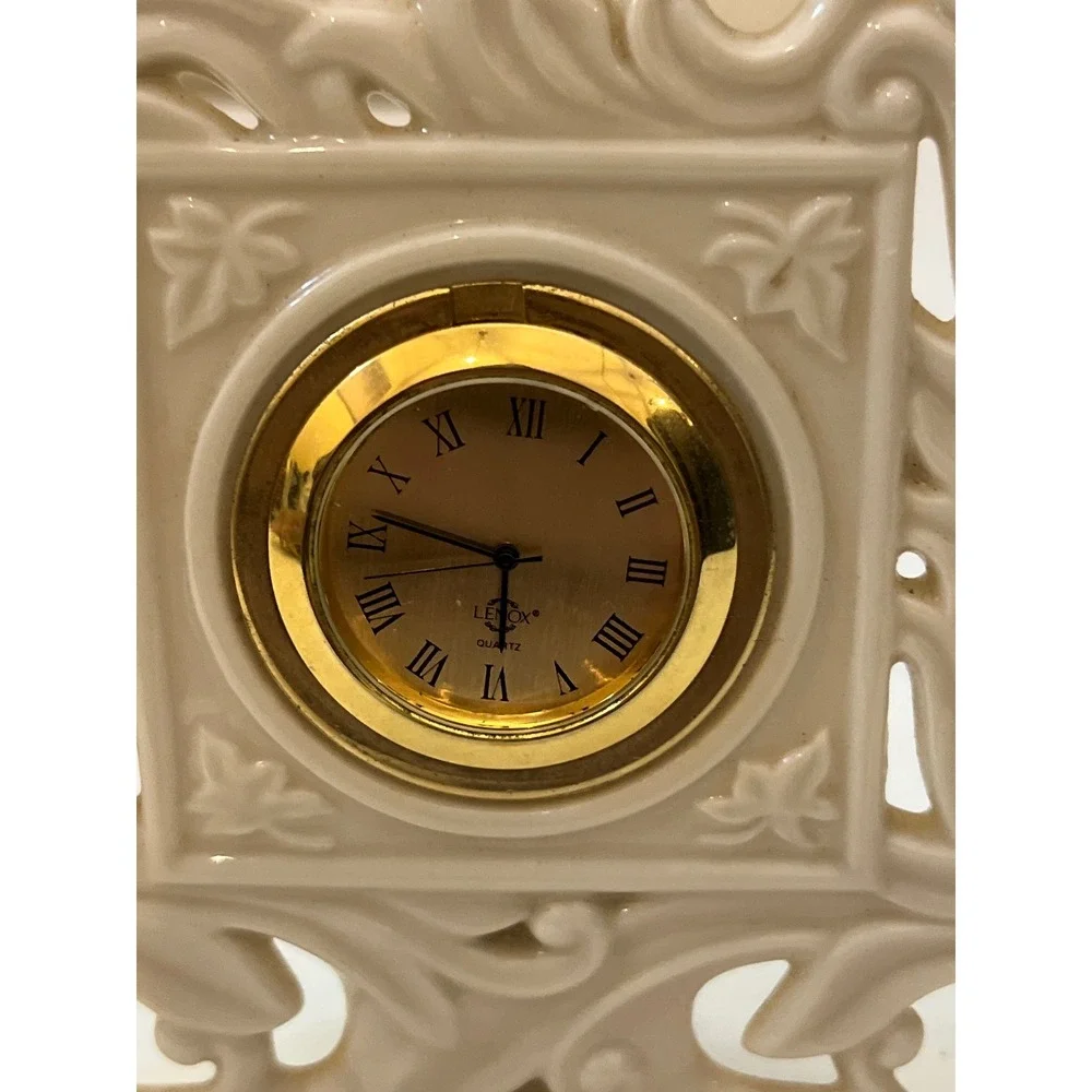 UNTESTED Vintage‎ Lenox Timely Traditions Beige Arched Pierced Clock
